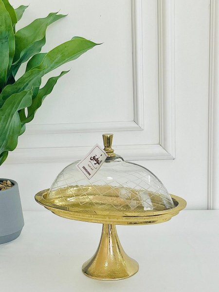 مضيفة مع اجر نحاس هندي والغطا قزاز