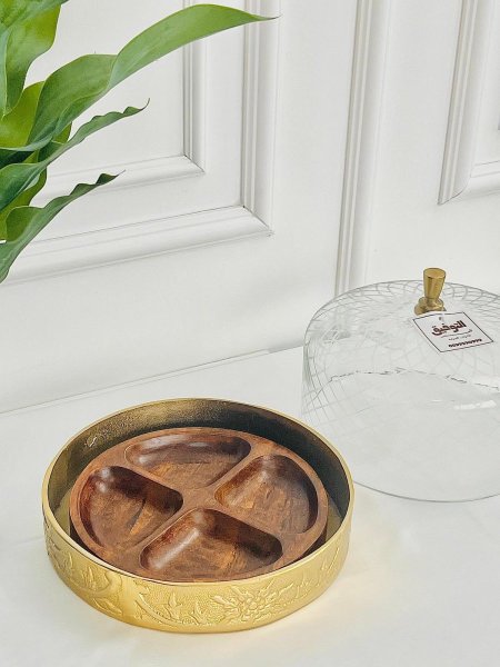 مضيفة مقسمة 4 أقسام خشب ونحاس هندي