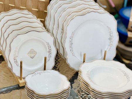 طقم سفرة مربع مميز 24 قطعه