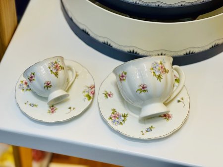 فناجين قهوة وشاي او نسكافيه انجليزي