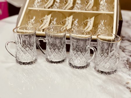 طقم شاي على 12 مع حيف ذهبي